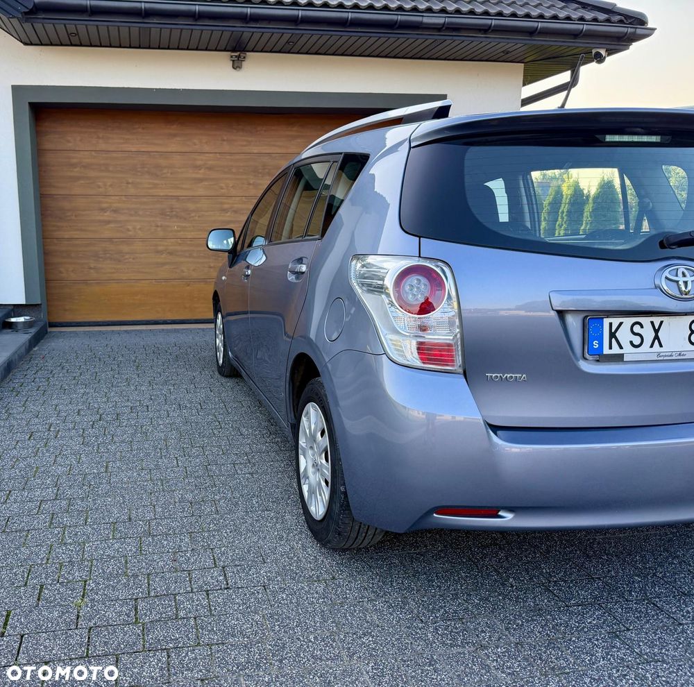 Toyota Verso - 5