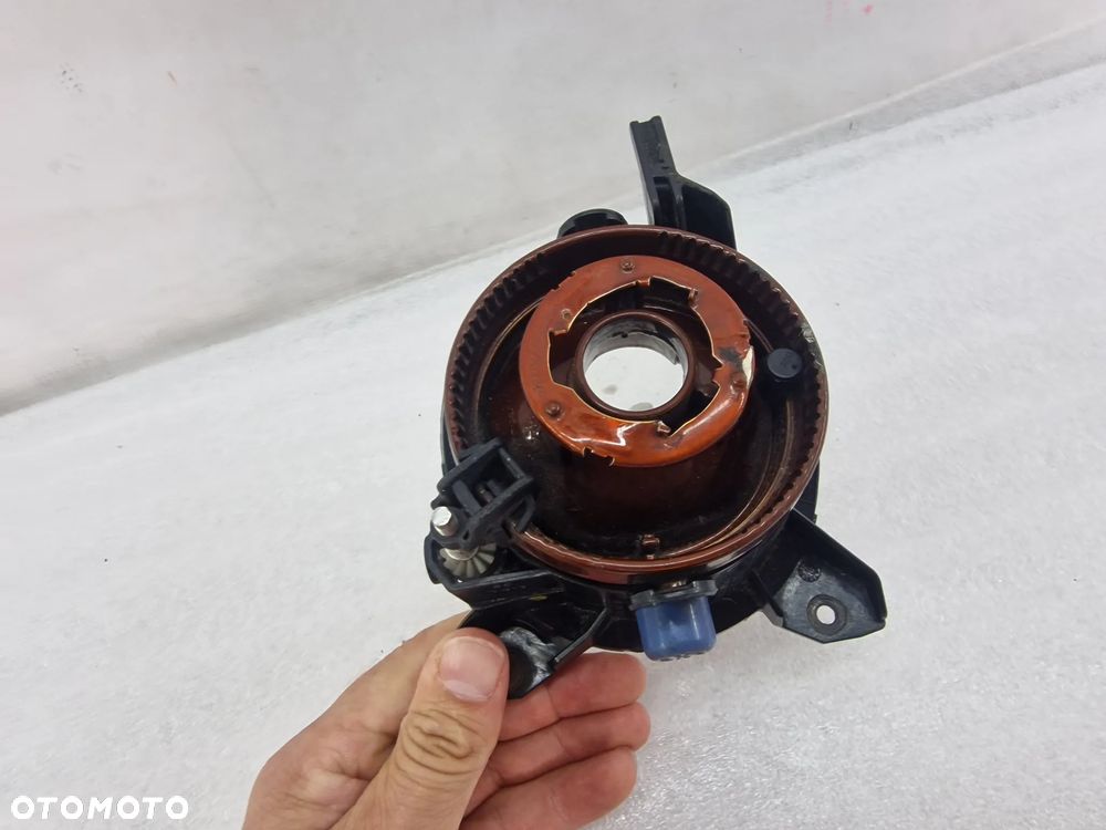 TOYOTA COROLLA VERSO 04-07 / COROLLA E12 LEWY HALOGEN , NR 81220-0F010 , NR AUKCJI H243 - 4