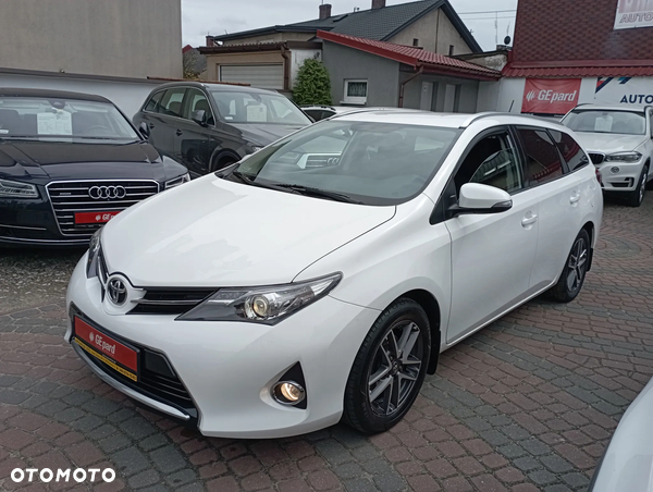 Toyota Auris 1.6 Luna