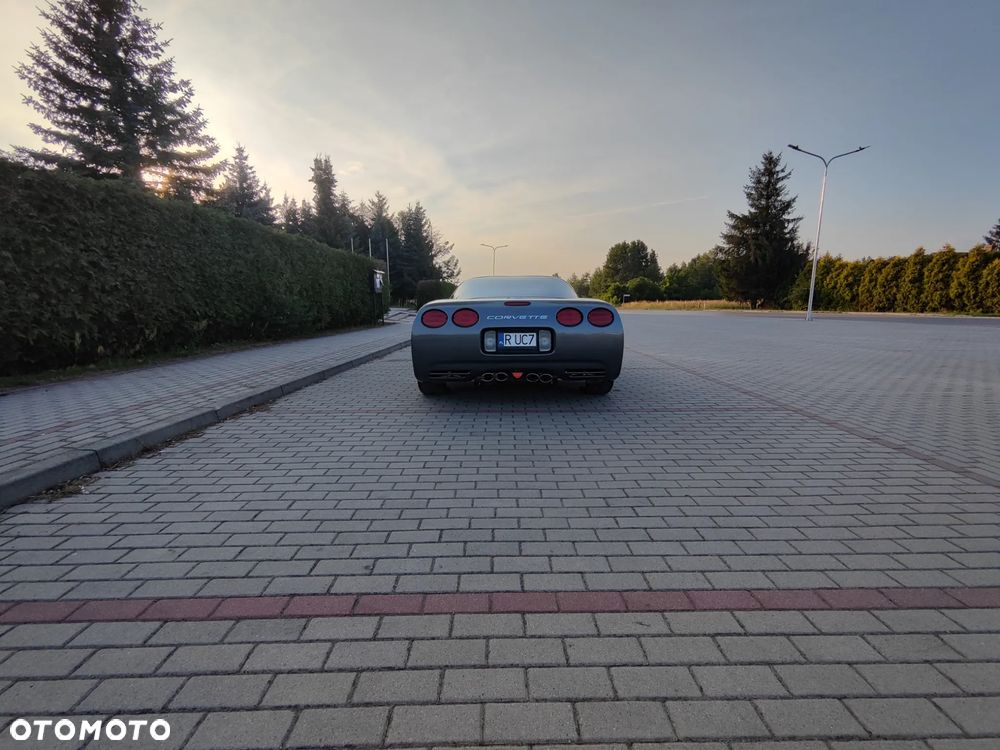 Chevrolet Corvette - 7