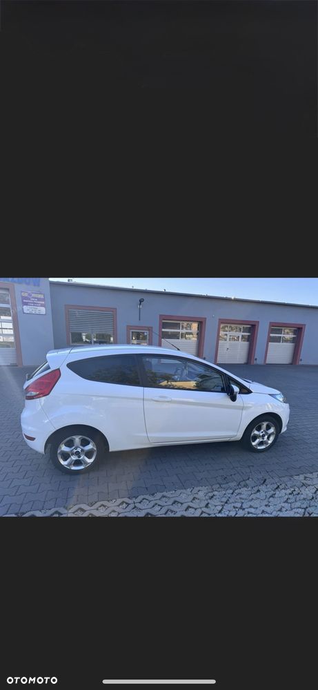 Ford Fiesta 1.25 Ambiente - 2