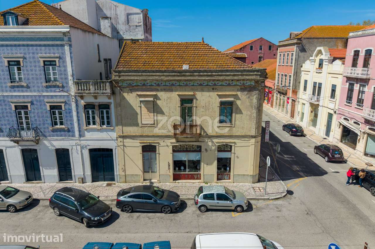 Imóvel para reconstruir na baixa da Figueira da Foz, junto à Marina! - Grande imagem: 4/30