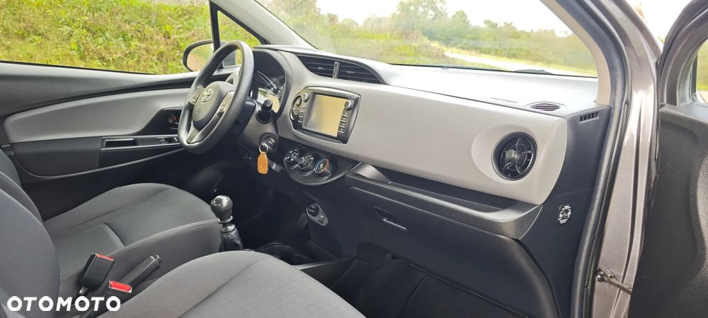 Toyota Yaris 1.5 Premium - 10