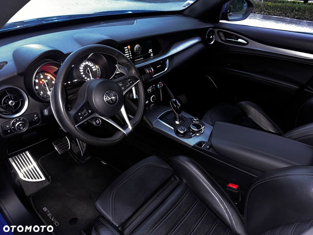 Alfa Romeo Stelvio 2.2 16V AT8-Q4 Executive - 40