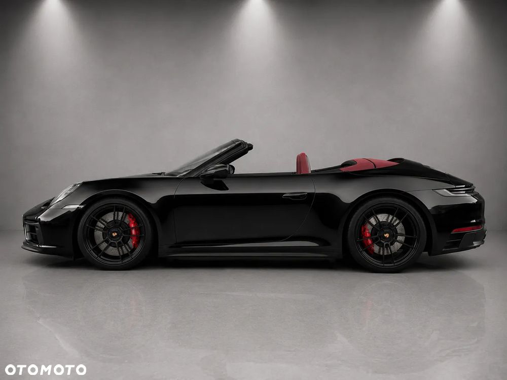 Porsche 911 Carrera 4 GTS - 3