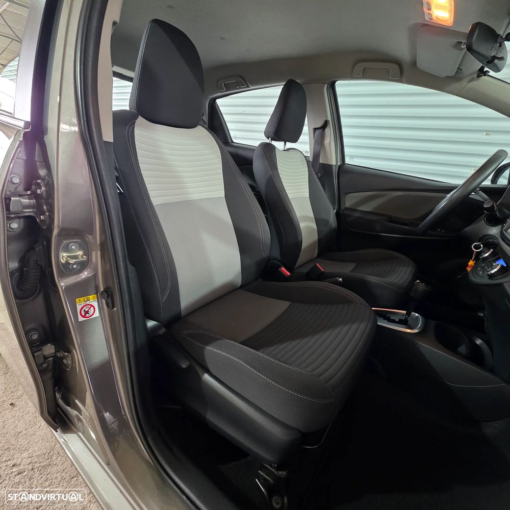 Toyota Yaris 1.5 HSD Sport +P.Techno+P.Luxury - 22