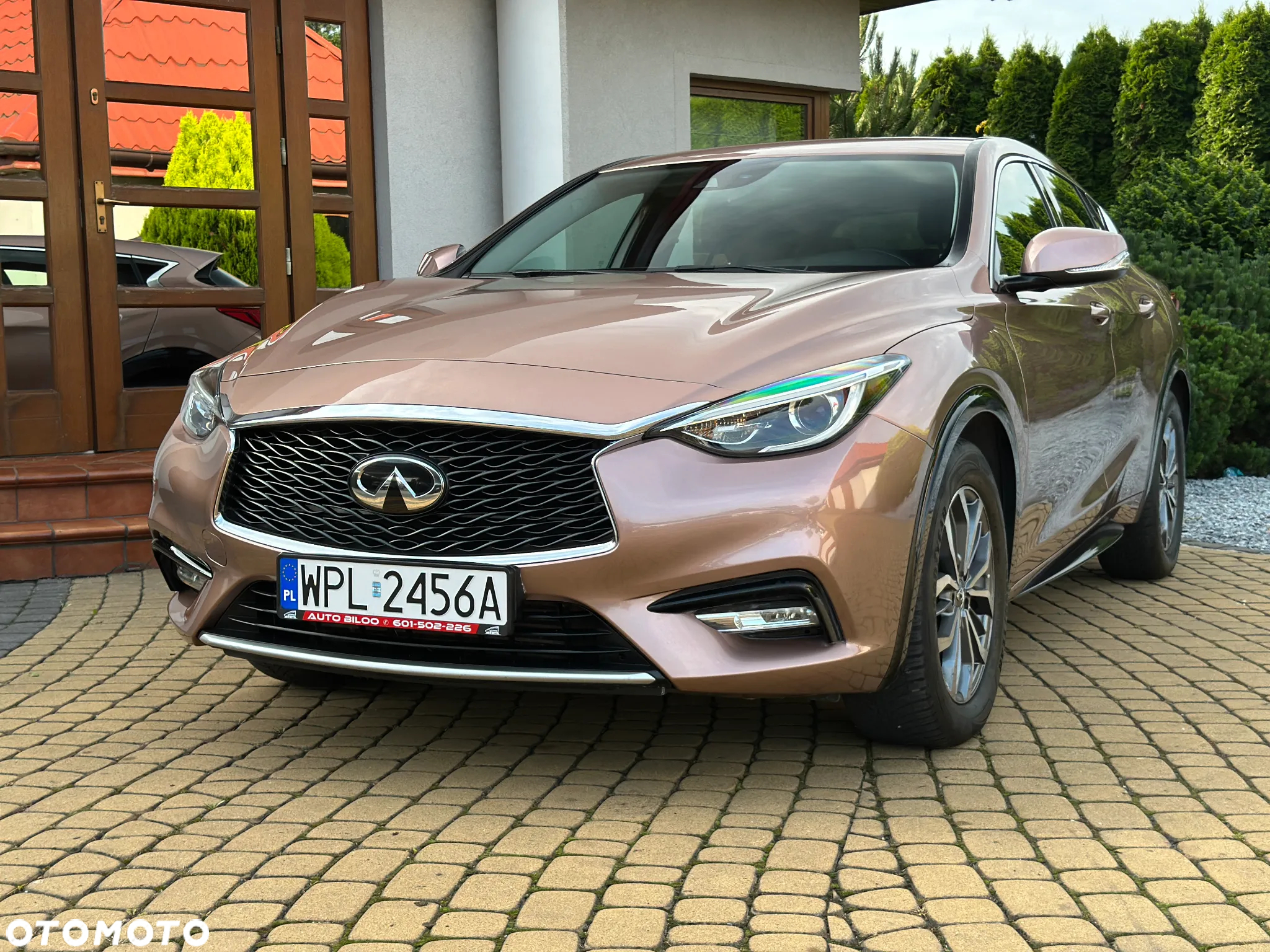 Infiniti Q30 1.5d Premium Tech Cafe Teak - 27