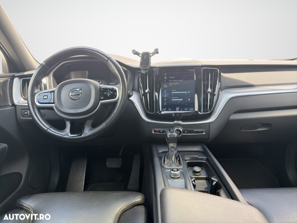 Volvo XC 60 B5 AWD Momentum Pro - 14