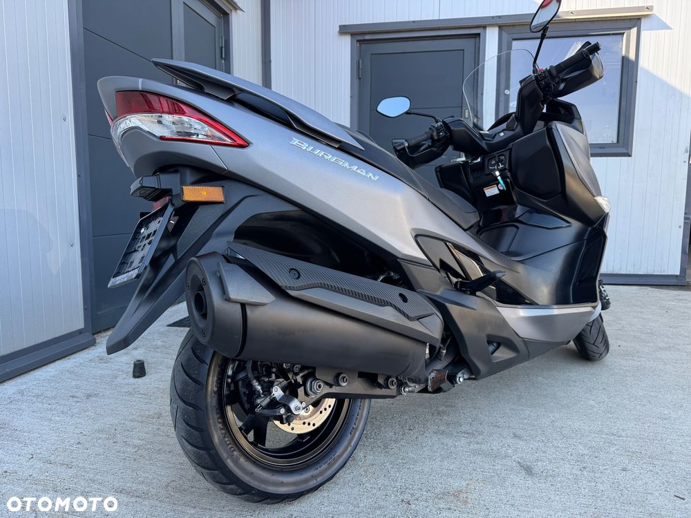 Suzuki Burgman - 4