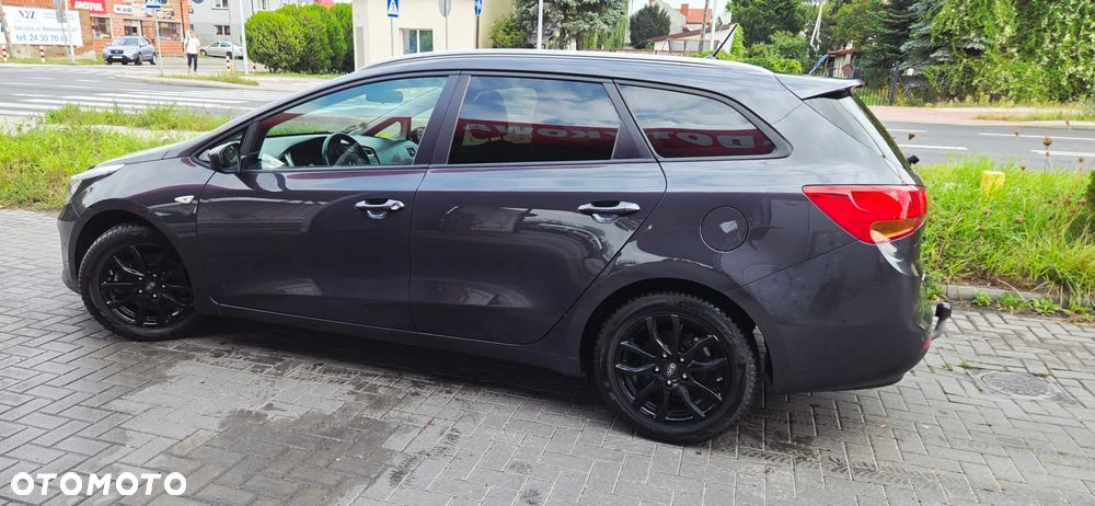 Kia Ceed 1.6 GDI ISG SW Dream Team Edition - 8