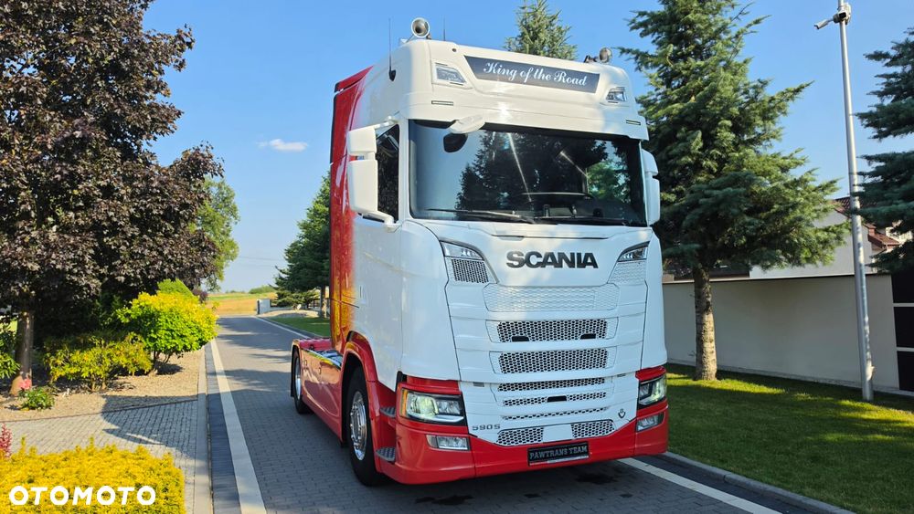 Scania ///V8///S590///2022///RETARDER/// KLIMATYZACJA POSTOJOWA///FULL LED///ALUFELGI///ZABUDOWY MIĘDZYOSIOWE///SKÓRY///WYŚWIETLACZ OBCIĄŻENIA///NAWIGACJA///TV/// STAN BARDZO DOBRY - 2