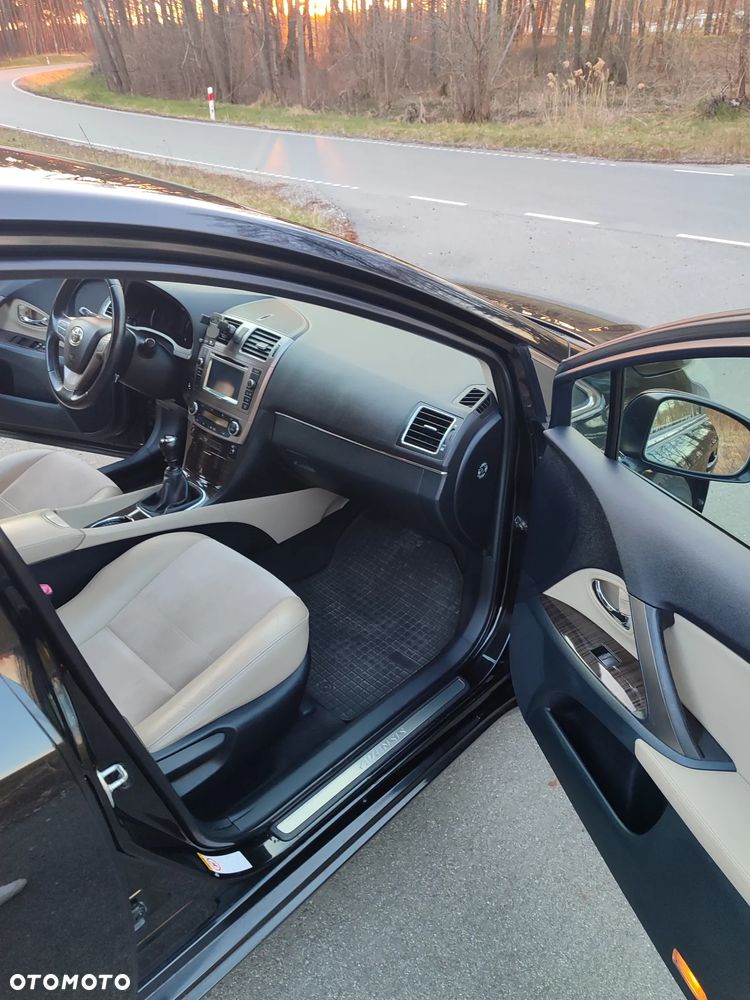 Toyota Avensis 1.8 Premium - 13