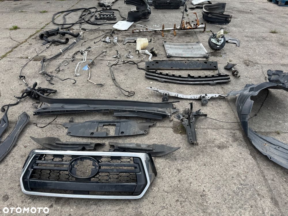 Toyota hilux 8 wszystkie części  wąż węże klimy przód przednie wzmocnienie środek plastiki - 8