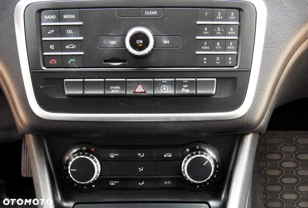 Mercedes-Benz CLA 180 7G-DCT - 13