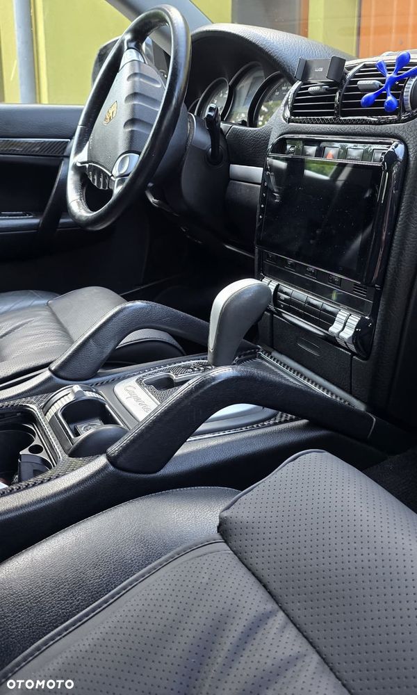 Porsche Cayenne - 8
