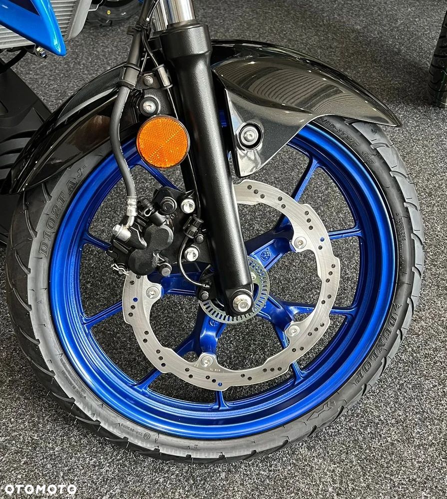 Suzuki GSX - 22