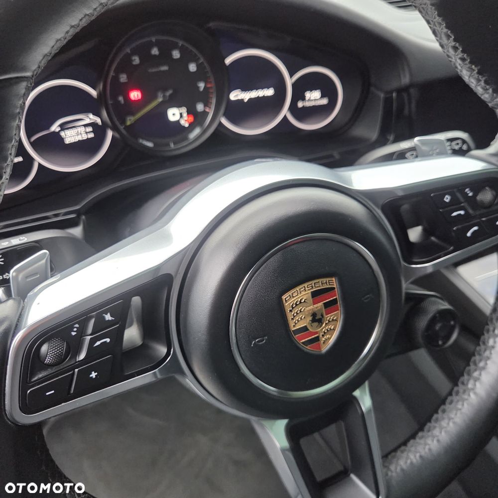 Porsche Cayenne - 11