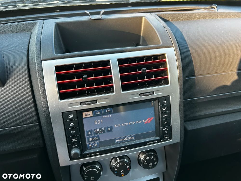 Dodge Nitro - 21