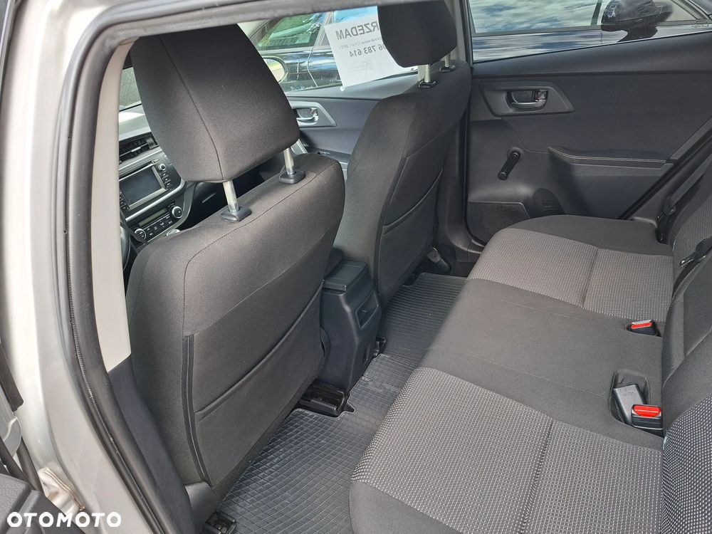 Toyota Auris 2.0 D-4D Dynamic - 7