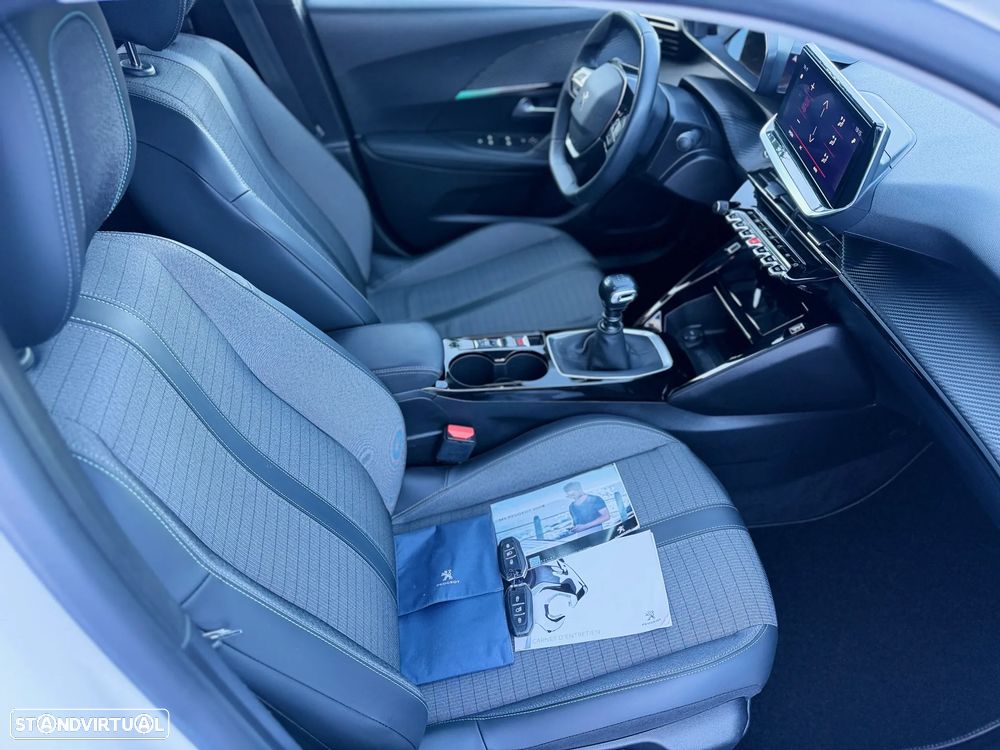 Peugeot 2008 1.2 PureTech Allure - 10