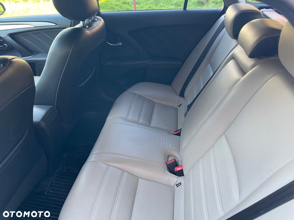 Toyota Avensis 1.8 Selection MS - 12
