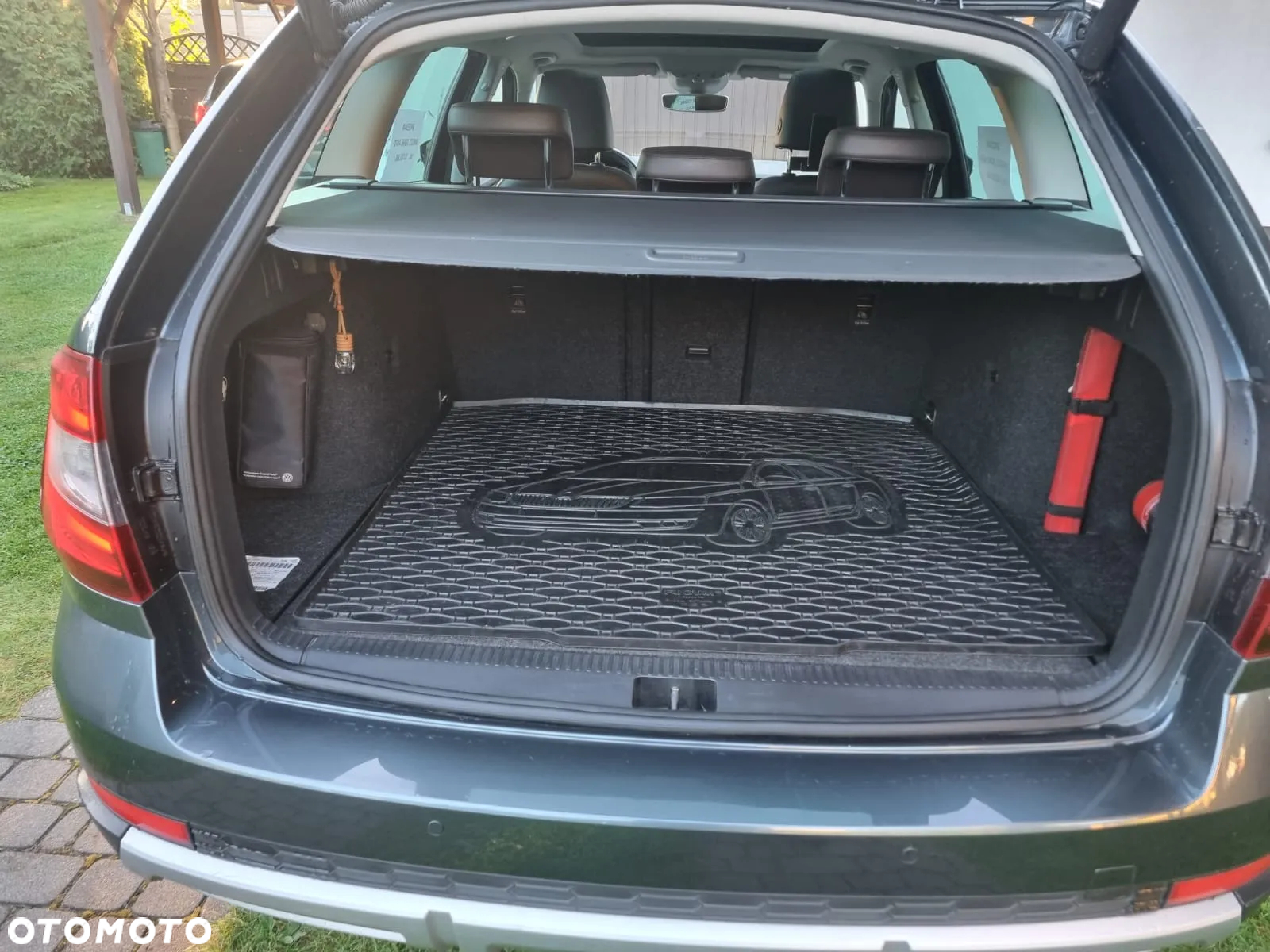 Skoda Octavia Scout 2.0 TDI 4x4 DSG - 13