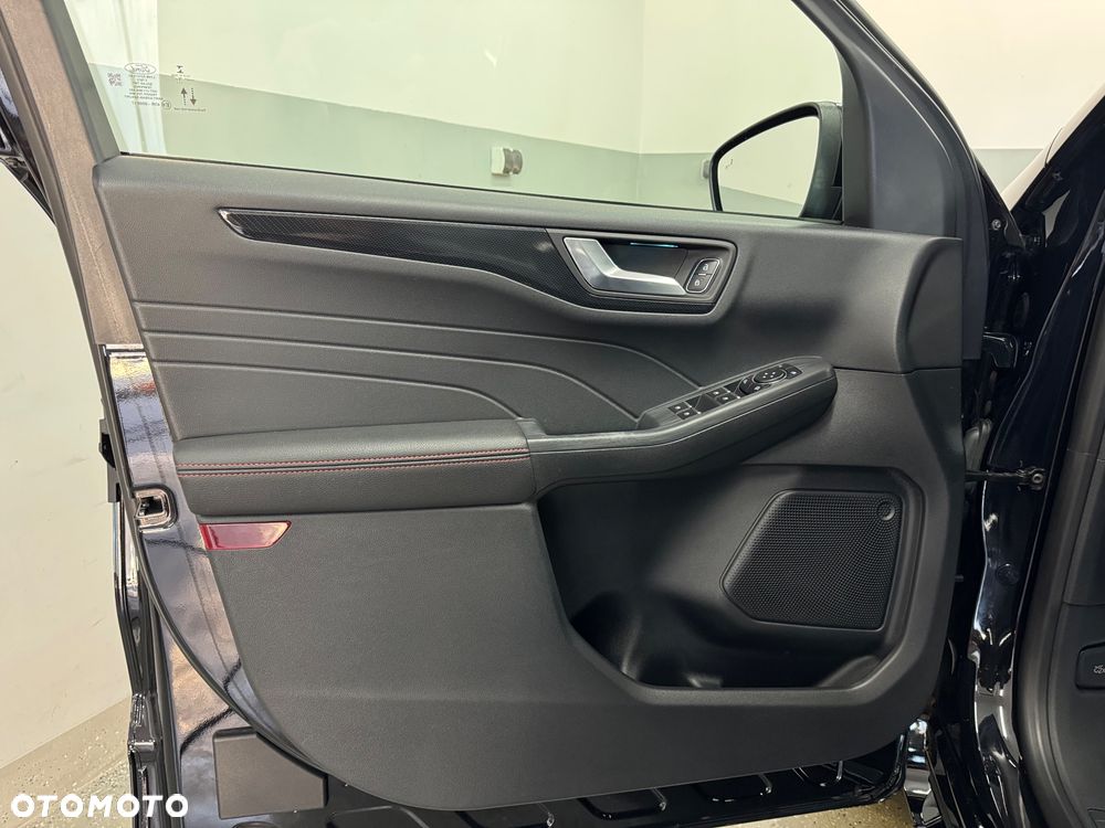 Ford Kuga 2.5 Duratec PHEV ST-LINE - 24