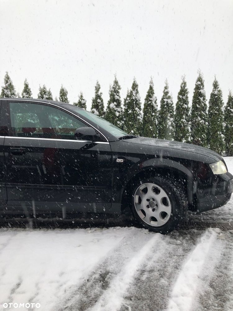 Audi A4 Limousine - 4