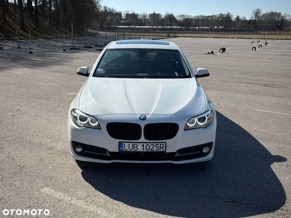BMW Seria 5 528i xDrive Sport-Aut - 12