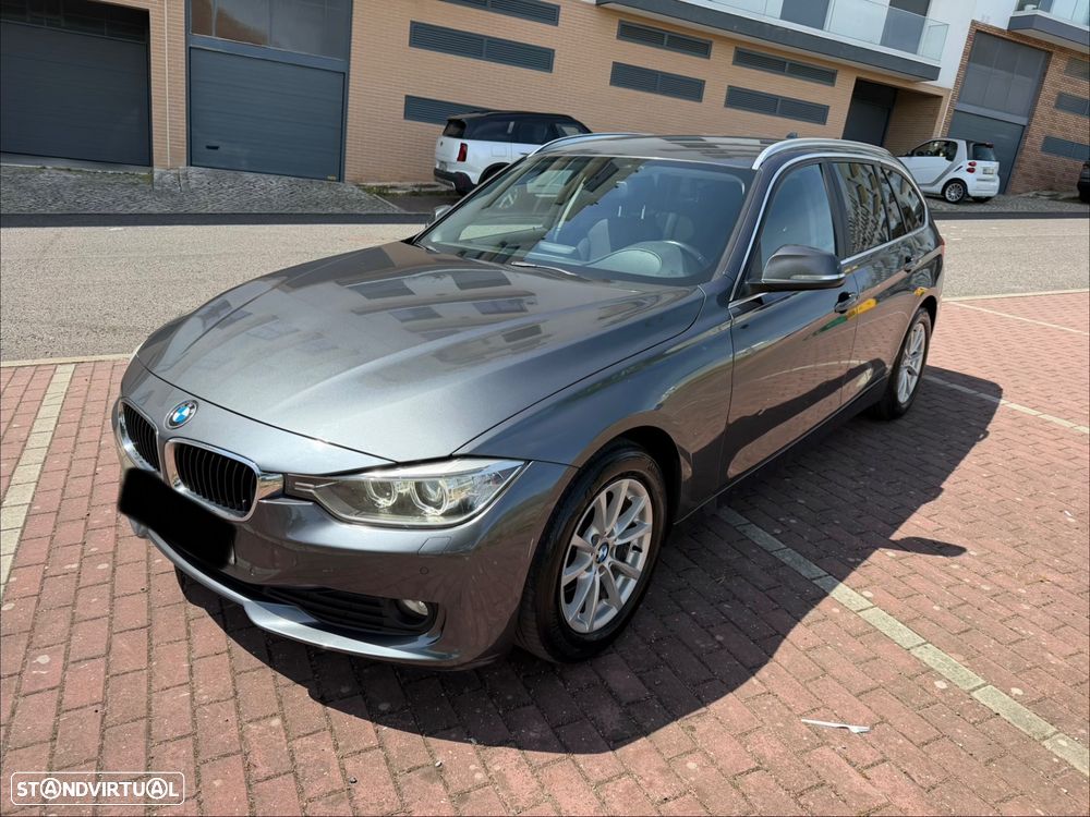 BMW 320 d Auto Line Luxury - 4