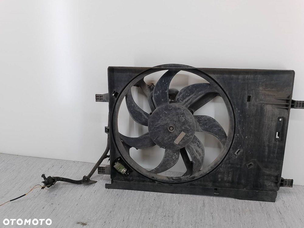 WENTYLATOR CHŁODNICY FIAT GRANDE PUNTO E5480005  51797135 1.4 MPI - 1