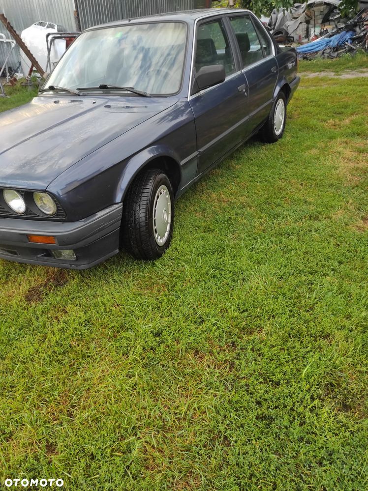 BMW Seria 3 316i - 12
