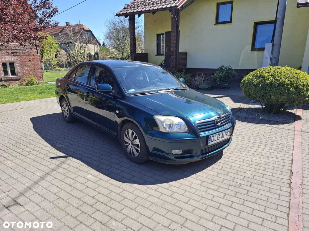 Toyota Avensis - 1
