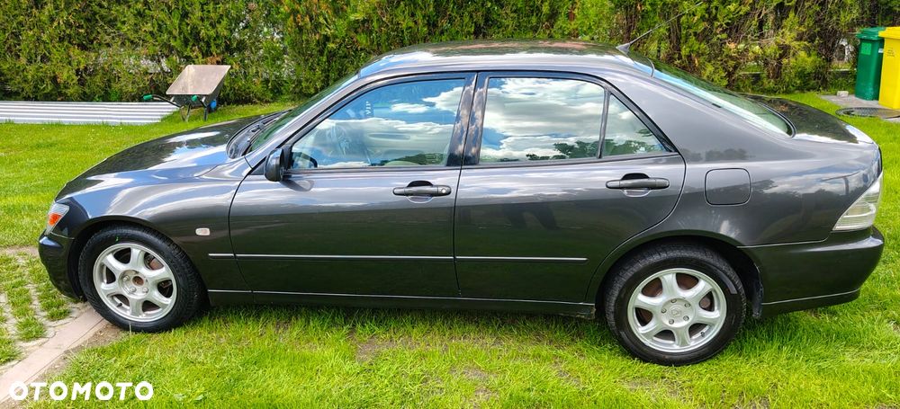 Lexus IS 200 Prestige - 12