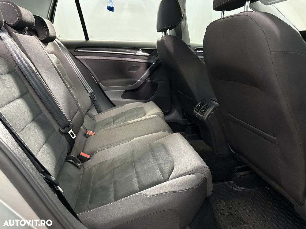 Volkswagen Golf - 13