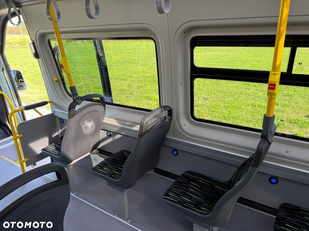 Mercedes-Benz ESprinter 420 - 26
