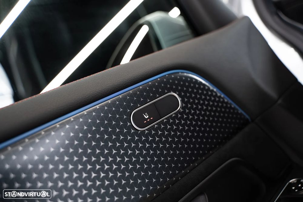 Mercedes-Benz EQA 300 4Matic AMG Line - 14