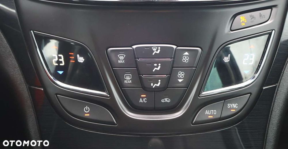 Opel Insignia - 16