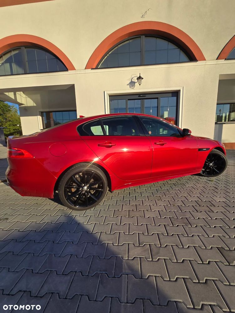 Jaguar XE 2.0 D R-Sport - 9