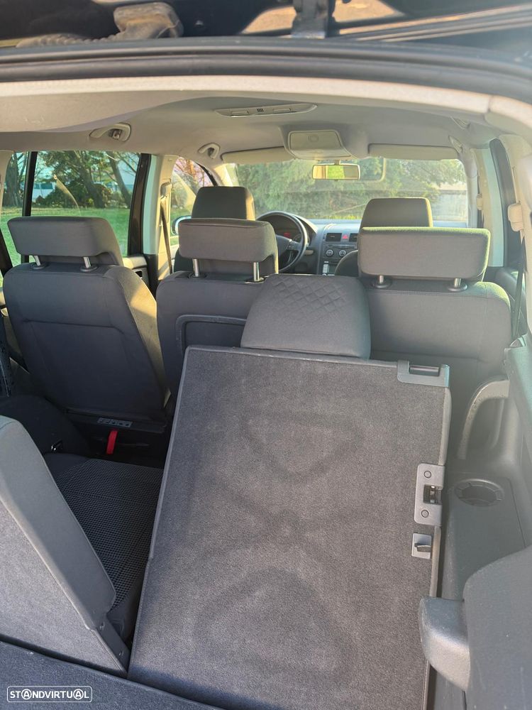 VW Touran 2.0 TDI Highline 7L - 14