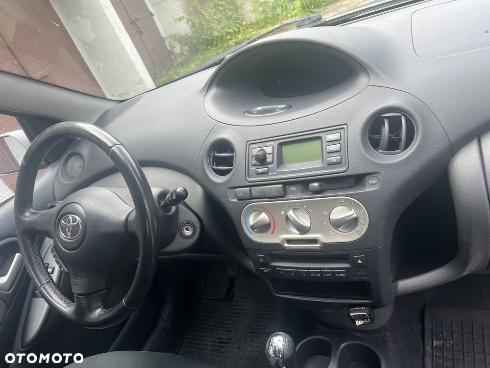 Toyota Yaris - 6