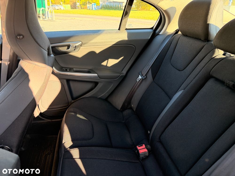 Volvo S60 - 16