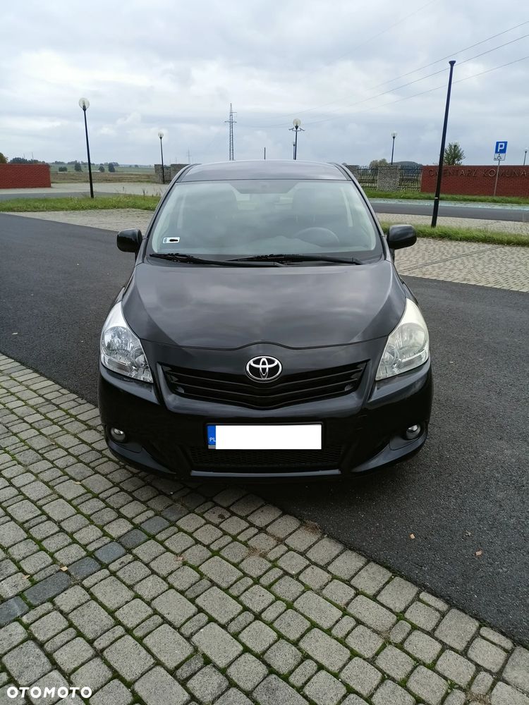 Toyota Verso 2010 photo 3