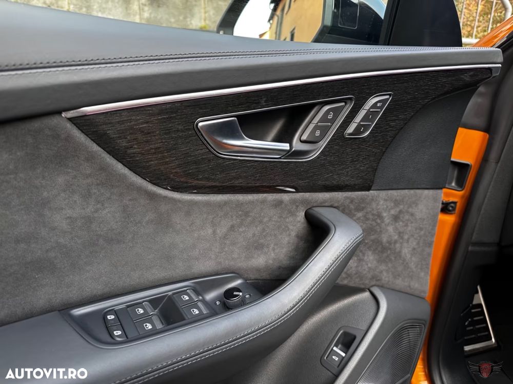 Audi RS Q8 TFSI quattro tiptronic - 24