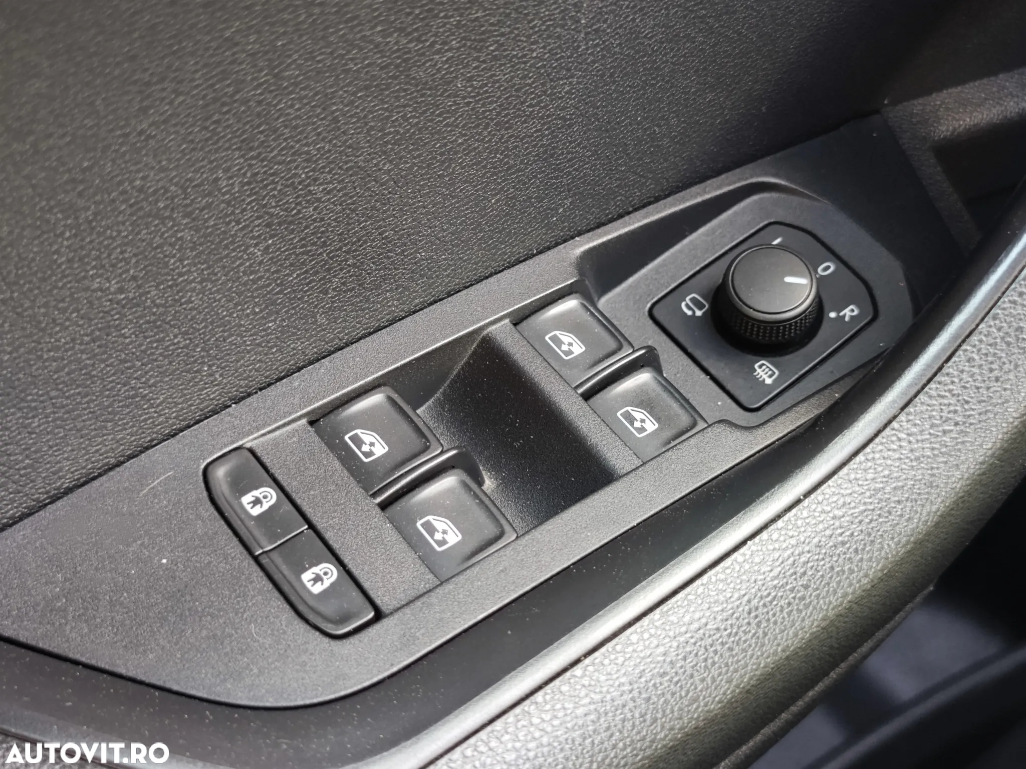 Skoda Karoq 1.6 TDI DSG Ambition - 26