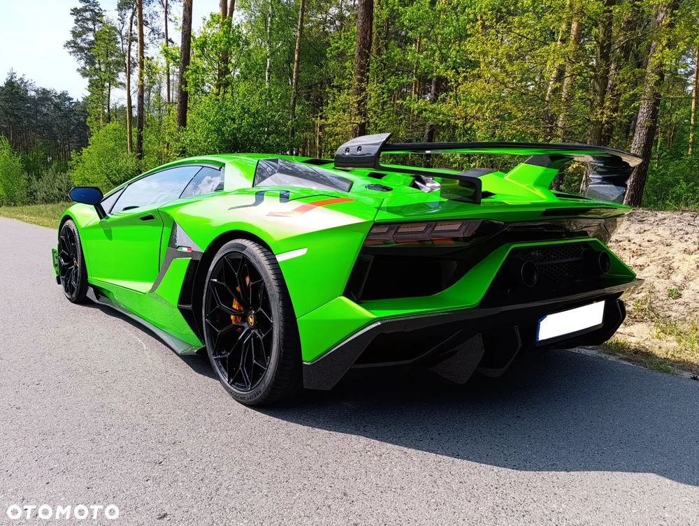 Lamborghini Aventador - 8