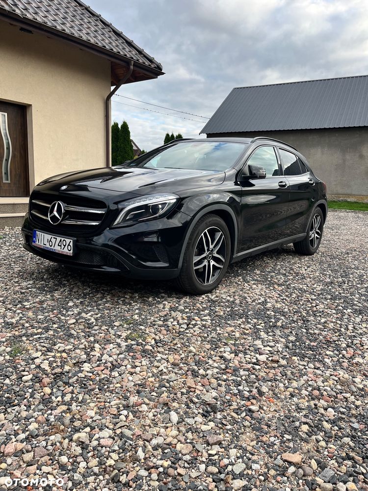 Mercedes-Benz GLA 200 d 7G-DCT - 4