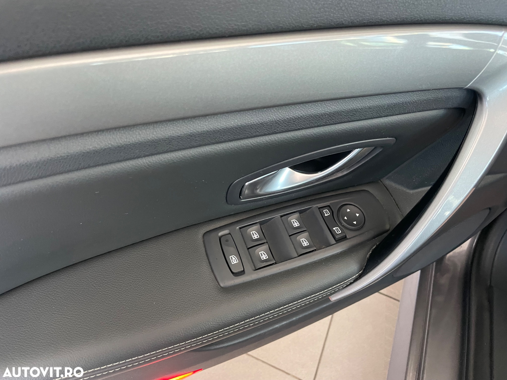 Renault Laguna dCi 110 FAP Emotion - 13