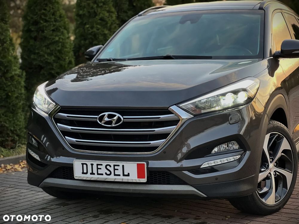 Hyundai Tucson 1.7 CRDI BlueDrive TourdePologne 2WD - 17