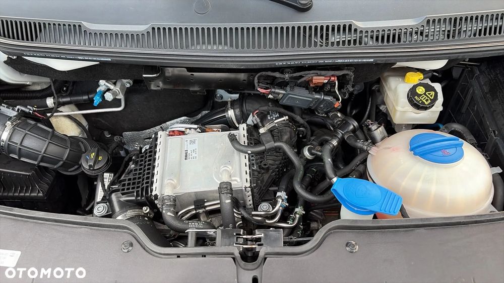 Volkswagen Caravelle - 32